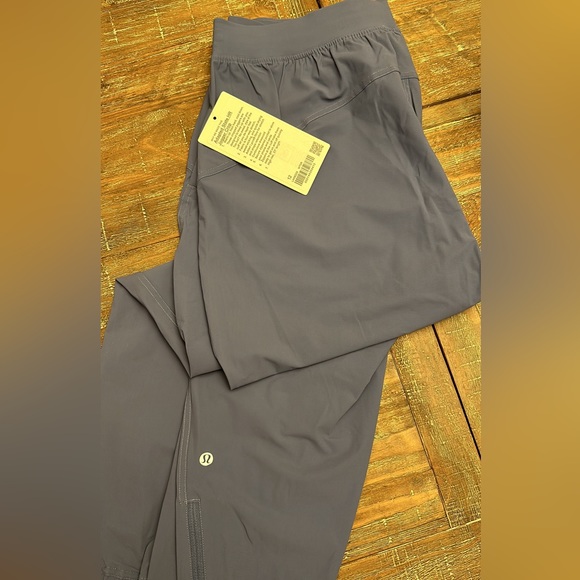 NWOT Adapted State HR Jogger Cropped - Picture 1 of 3